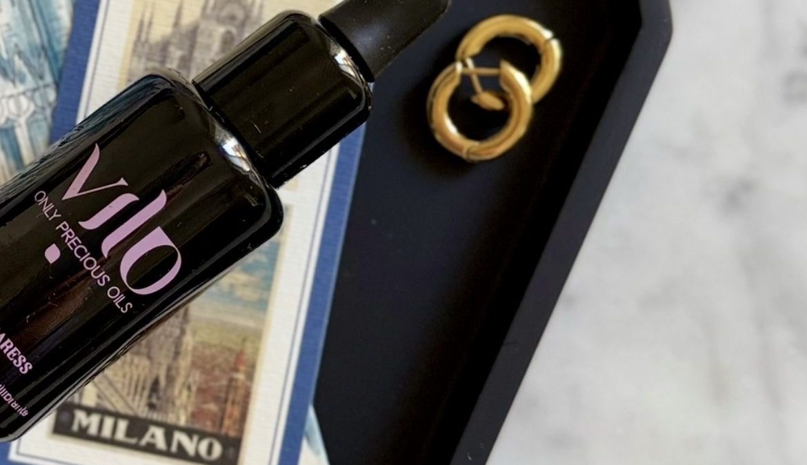 In questa foto si vede l'olio viso beauty caress che sara protagonista a milano