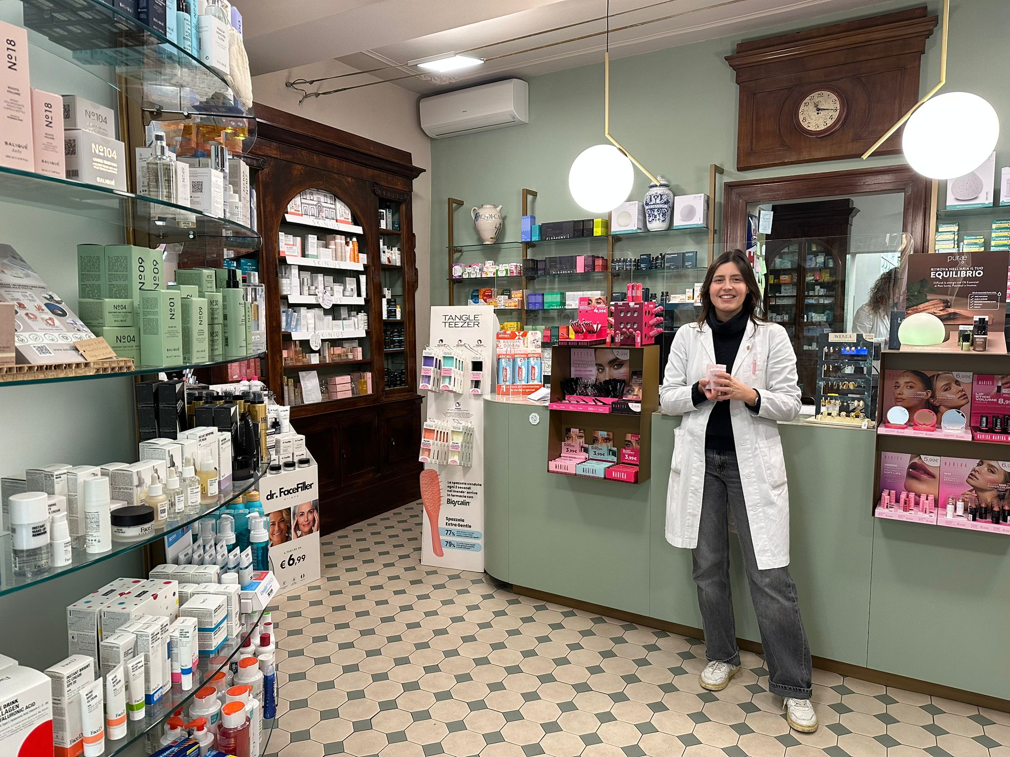 Foto della Dott.ssa lucia in Farmacia XXII Luglio a parma